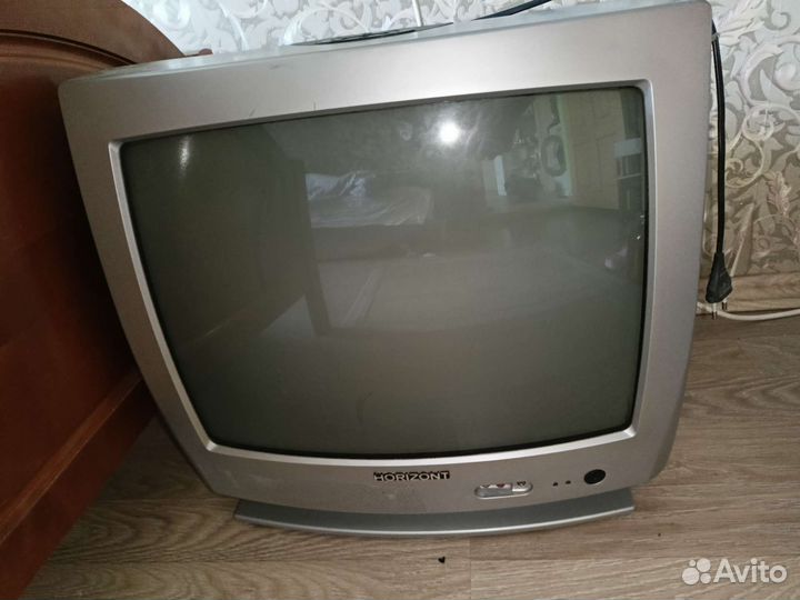 Телевизор Горизонт в рабочем состоянии