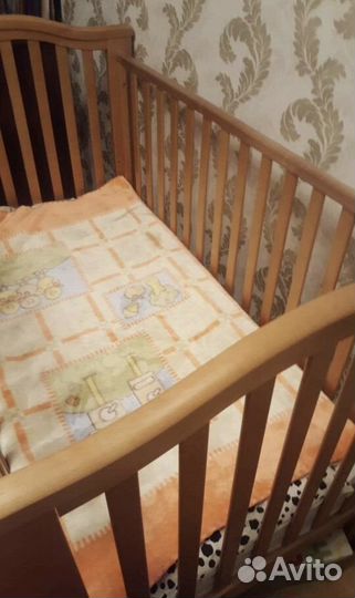 Детская кроватка