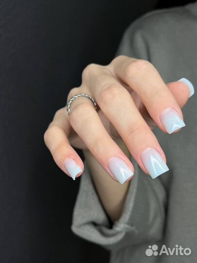 Модель на маникюр наращивание ногтей