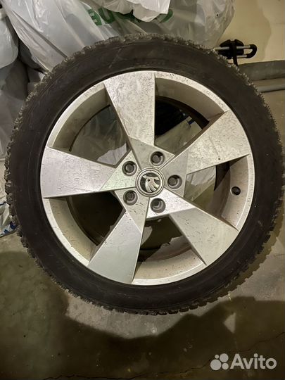 R17 Nokian Tyres Hakkapeliitta 8 225/45, PCD 5x112 DIA 57.1