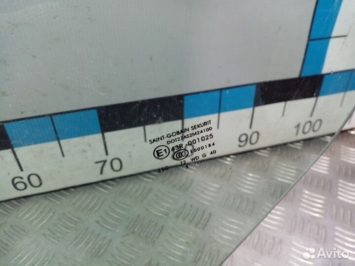 Б/У Стекло двери передней левой#002