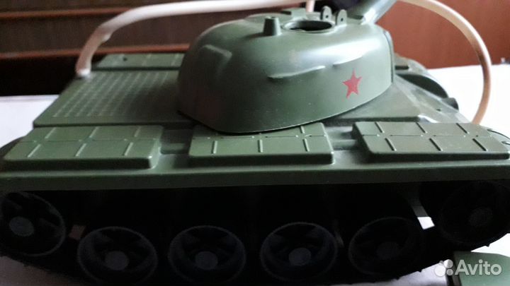 Танк игрушечный электромеханический с пультом