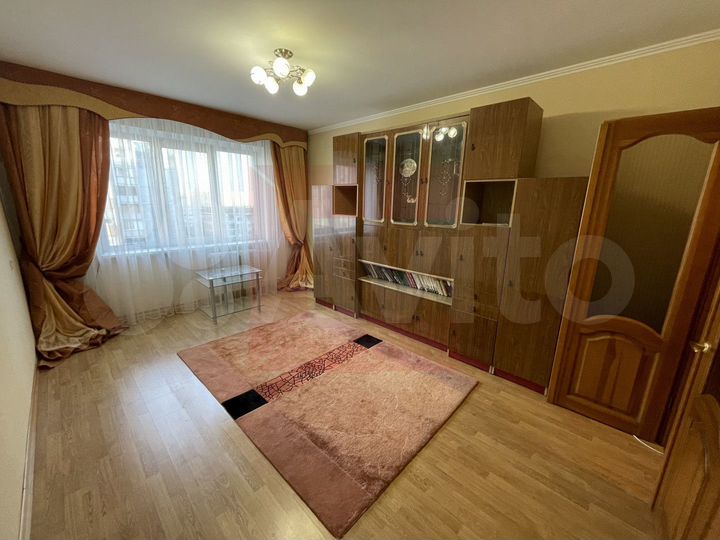 3-к. квартира, 65 м², 8/10 эт.