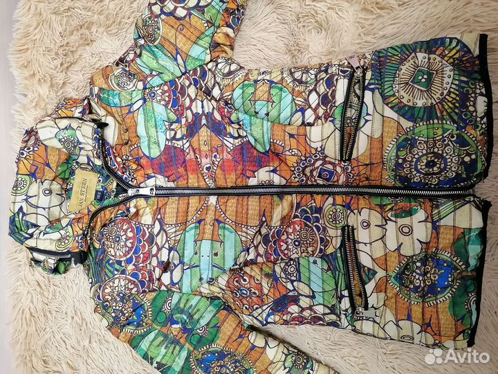 Продам куртки женские