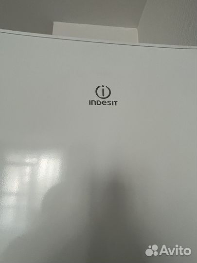 Холодильник indesit