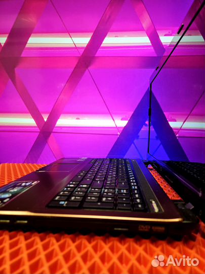 Ноутбук i5 с гарантией. На SSD, работает быстро