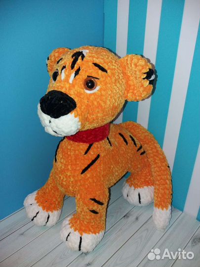 Тигр и др.животные из плюшевой пряжи