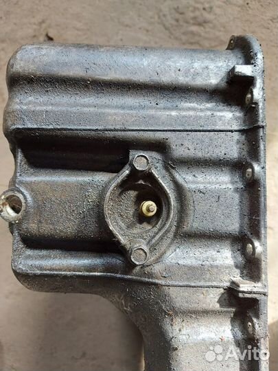 Поддон двигатель Mercedes R1110141702