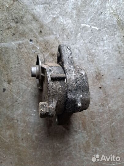 Натяжитель ремня Mercedes w220