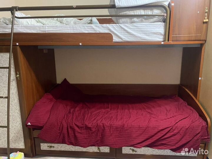 Двухъярусная кровать бу с матрасами