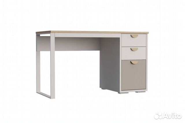 Детский письменный стол