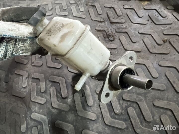 Главный тормозной цилиндр Hyundai Elantra HD