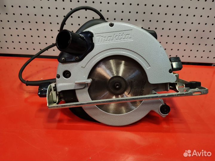 Makita Дисковая пила 5603R, 1,1кВт, диск 165х20мм