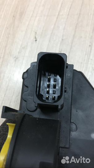 Б/У Замок двери задней левой#001