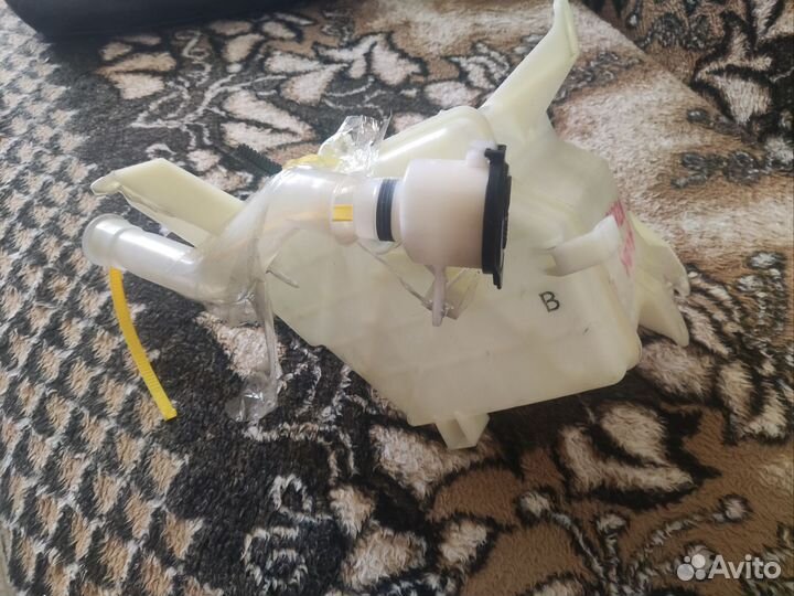 Бачок стеклоомывателя