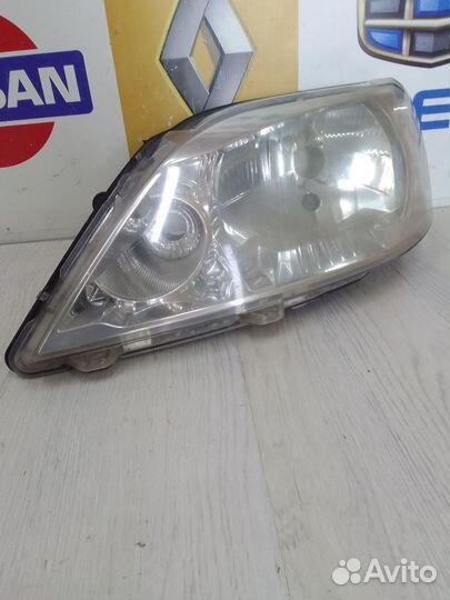Фара Renault logan Лев