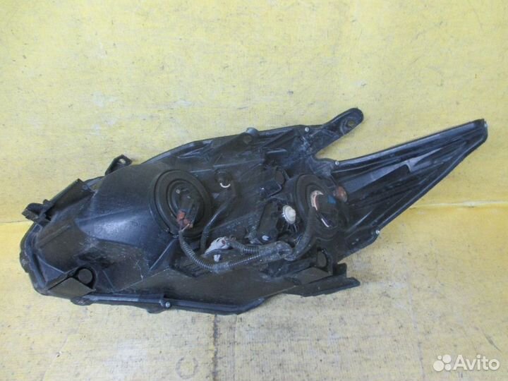Фара Toyota Prius ZVW30 (Правое)