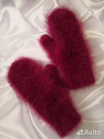 Варежки из пуха норки (ангора). Ручная работа