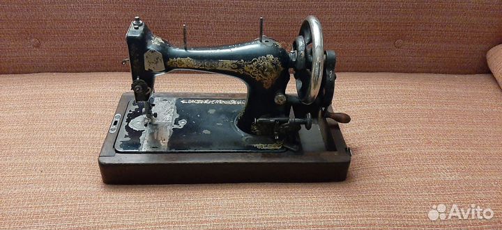 Швейная машинка зингер