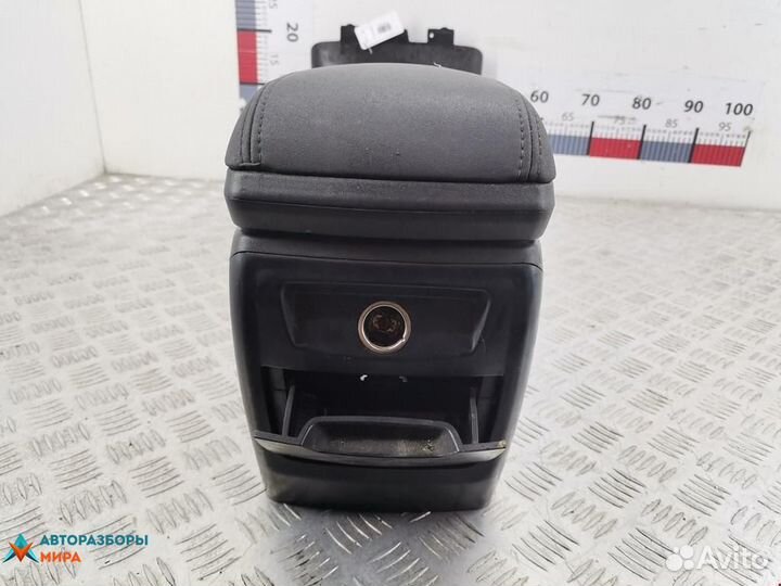 Подлокотник Volvo V50 2006 8687407