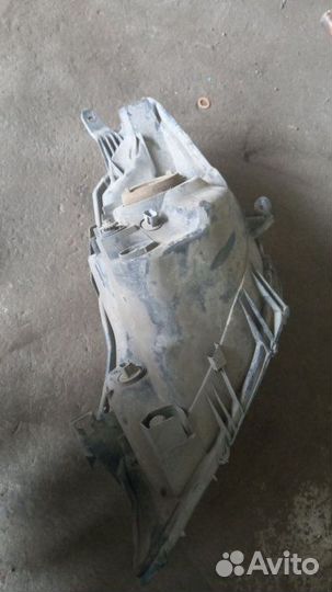 Фара правая Toyota vitz NCP130