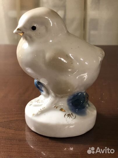 Фарфоровая статуэтка 