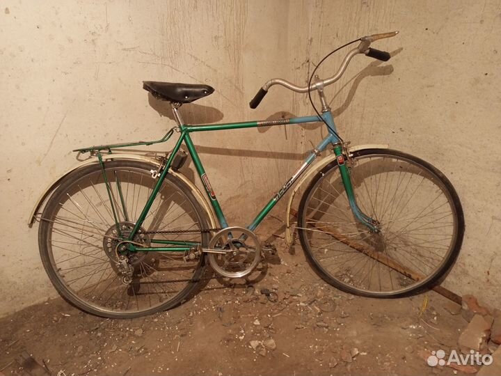 Велосипед полуспортивный старый