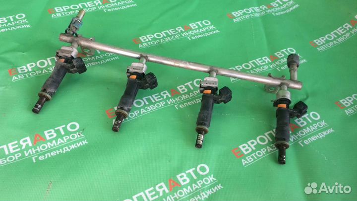 Топливная рампа(рейка) Opel Zafira B Astra H Z18XE