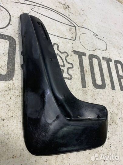 Брызговик задний левый Volkswagen Polo sedan (MK5)