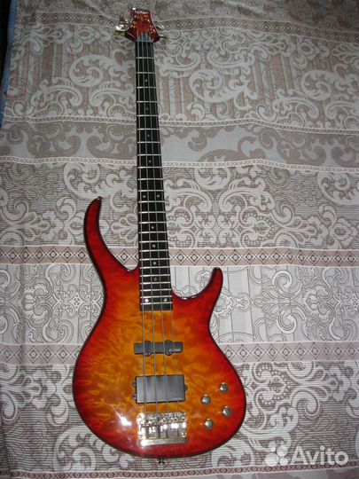 Бас гитара Vintage v1004 Wilkinson Корея