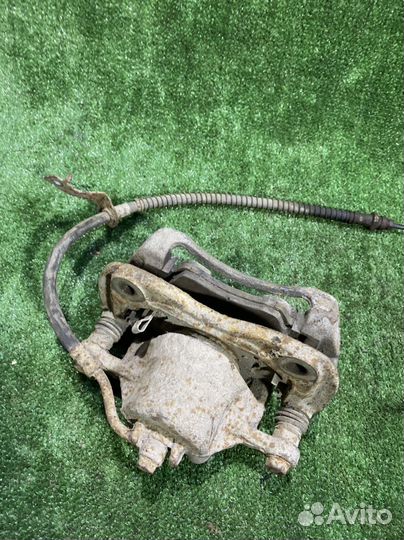 Суппорт kia rio 3 правый передний