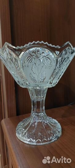 Хрустальная ваза для фруктов на ножке