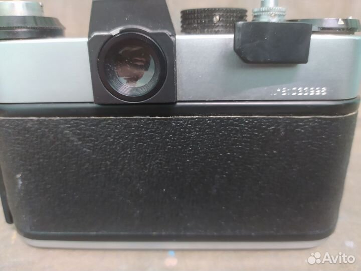 Пленочный фотоаппарат зенит