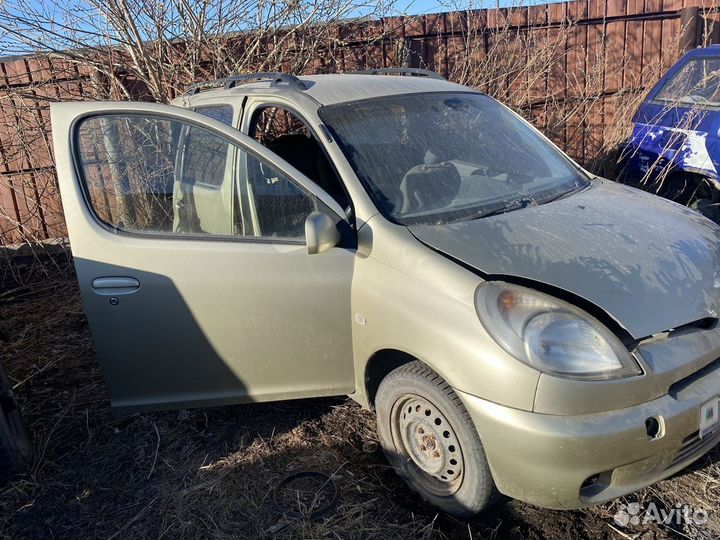 Toyota Funcargo 1.3 AT, 2001, битый, 50 000 км