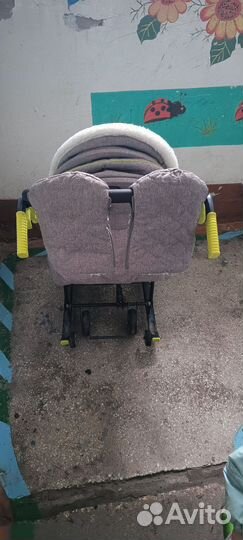 Детские санки с выдвижными колесами