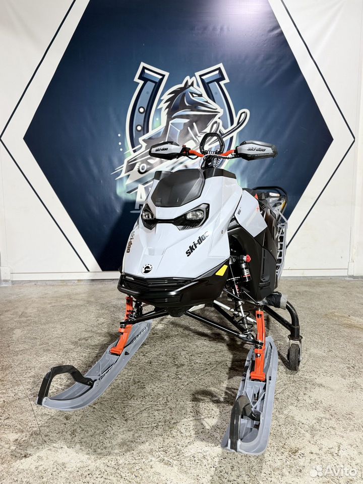 BRP Ski-Doo Summit X 154 850 E-TEC SHOT