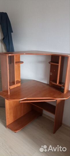 Компьютерный стол