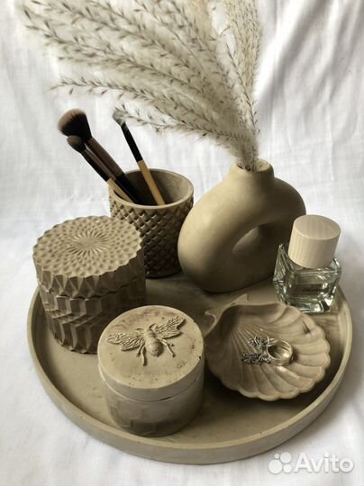 Поднос из архитектурного гипса с декором