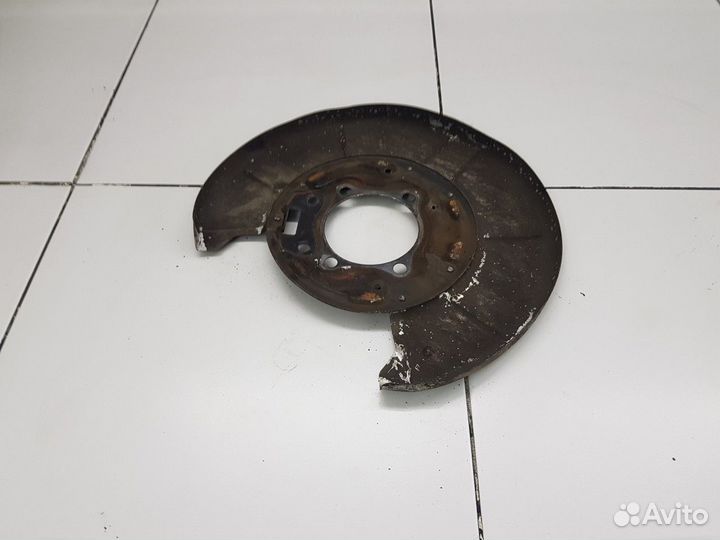 Кожух заднего правого тормозного диска