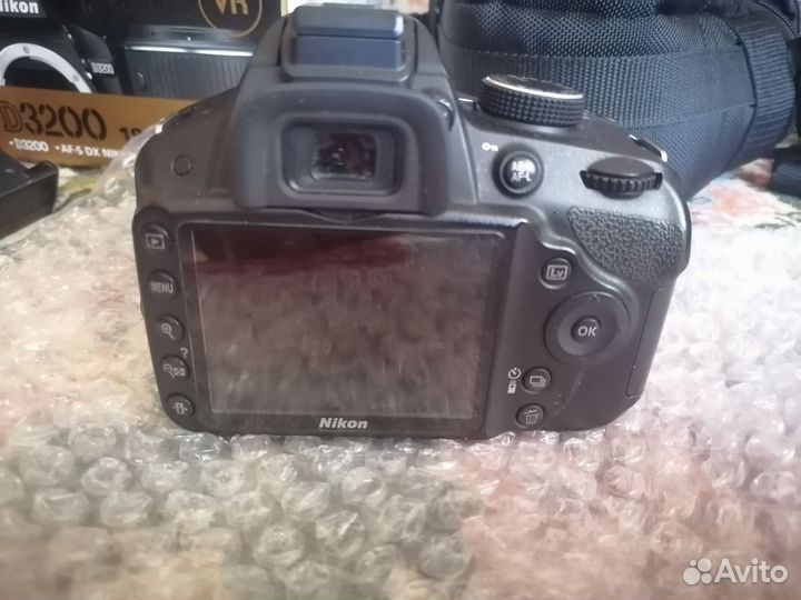 В идеальном состоянии Nikon d3200+Kit 18-55mm vr 2