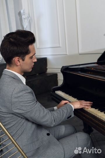 Пианист на мероприятие, певец