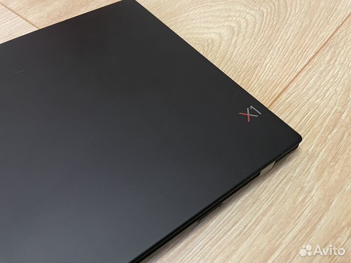 Thinkpad X1 Carbon 6 Gen i7 / 16GB RAM