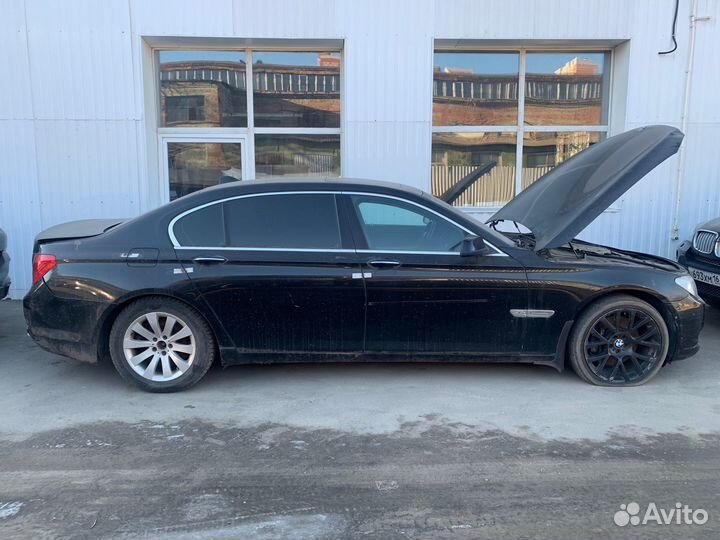 Разбор BMW F01 F02 750 LiX N63B44A