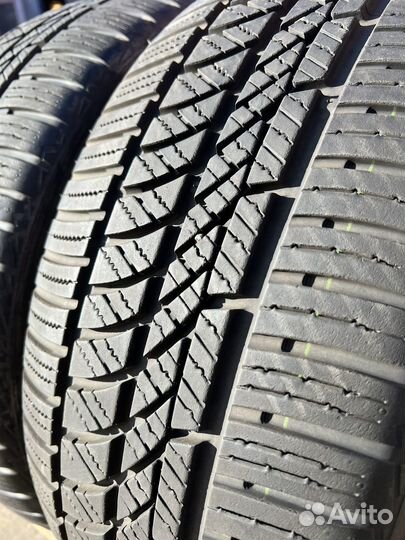Hankook Kinergy 4S H740 215/50 R17