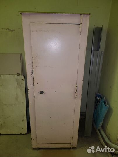 Металлический ящик (сейф)