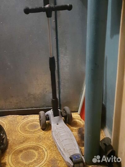 Самокат трехколесный