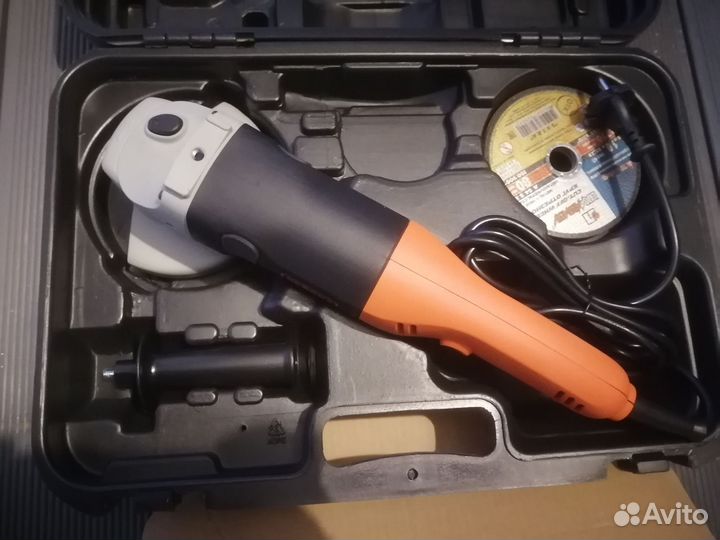 Болгарка Black+decker 1200