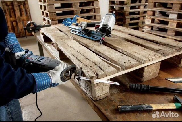 Рабочий на поддоны