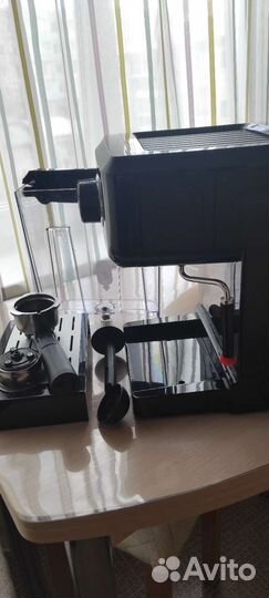 Кофеварка эспрессо Binatone ECM 153