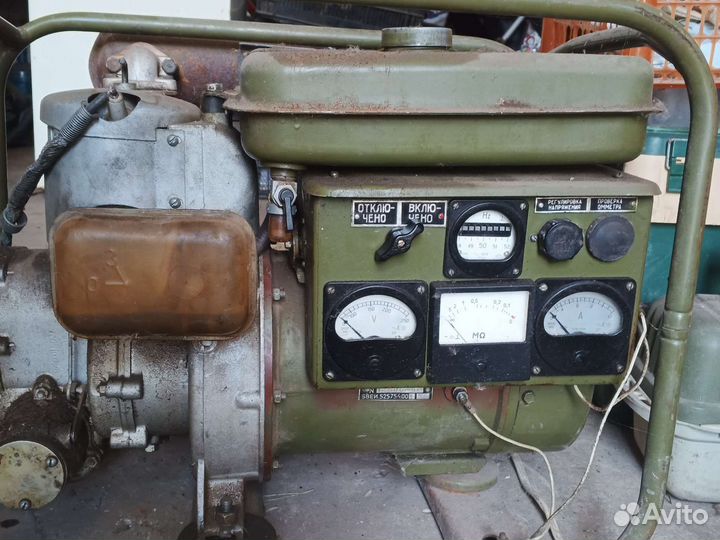 Бензиновый генератор